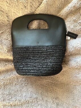 Banana Republic LEATHER & STRAW BUCKET BAG